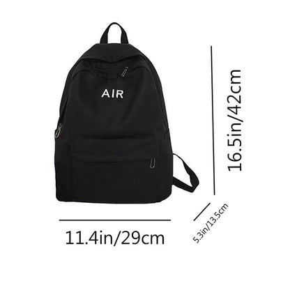 Mochila unissex de estilo neutro, adequada para viagens e uso escolar. Com estampa de letras.