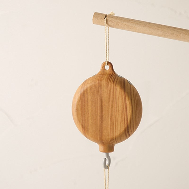Caixa de Música de Berço Giratória para Bebê Brinquedos Suspensos de Grão de Madeira 360° Móbile de Berço Musical para Recém-Nascidos 0-12 Meses Chocalhos de Bebê
