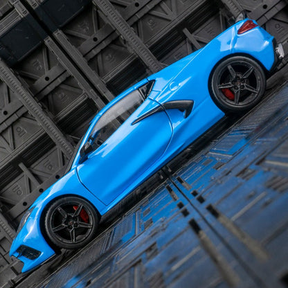 Maisto 1:24 Chevrolet Corvette C8 2020 modelo de carro em liga, portas, capô do motor e porta-malas podem ser abertos, carrinho de brinquedo infantil