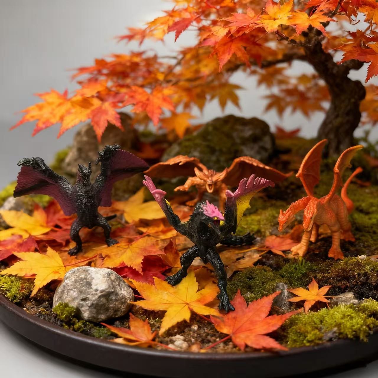 Figuras de ação de dinossauros jurássicos simulados. Parque de dinossauros. Pterodáctilo, Anquilossauro, Diplodoco. Decorações de modelos. Brinquedos. Criança
