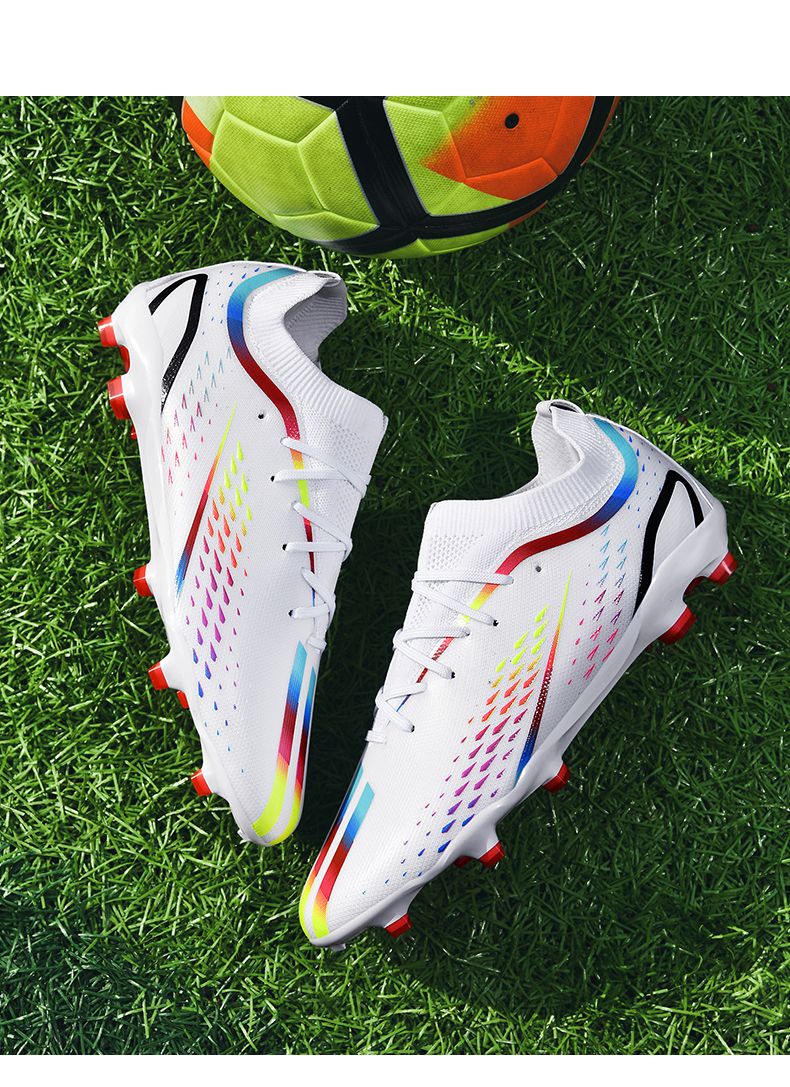 New Men Ultralight Soccer Shoes TF/FG Professional Football Boots Unisex Non-Slip Training Soccer Cleats Outdoor Field Chuteira