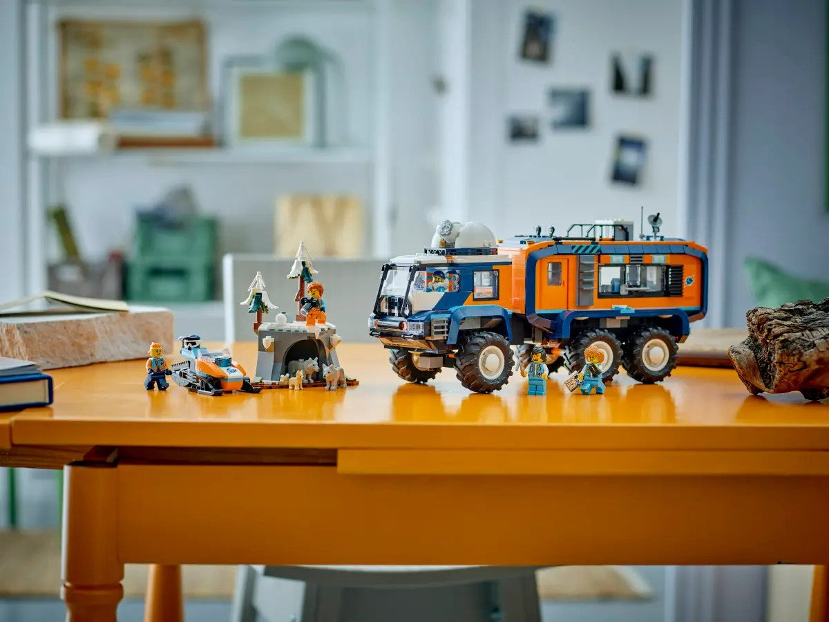 LEGO® City Caminhão Laboratório de Exploração Ártica 60471 5 Minifiguras de Exploradores e 3 Lobos-Árticos de Brinquedo Idades 8+ 1064 Peças