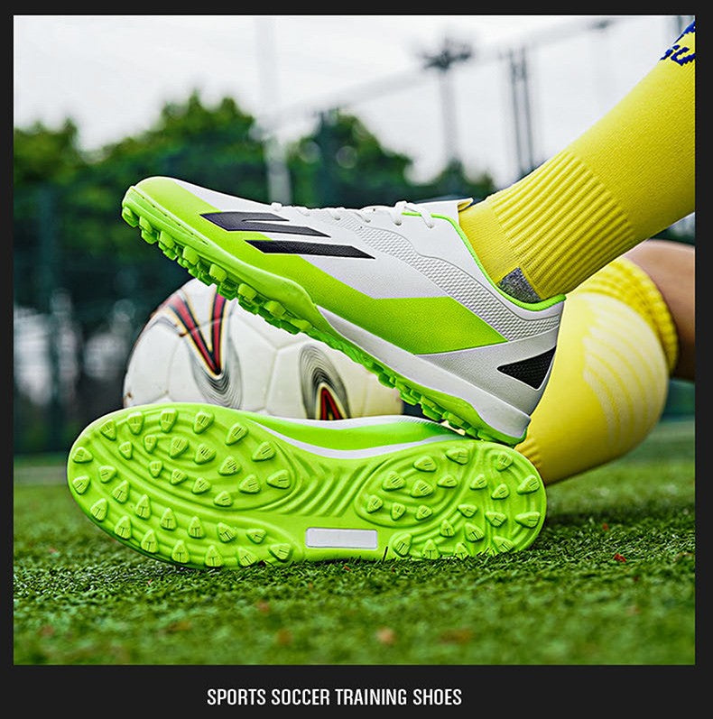 Men High Quality Football Shoes Society Cleats Fast Soccer Shoes Professional Indoor Football Field Boots TF/FG Grass Training