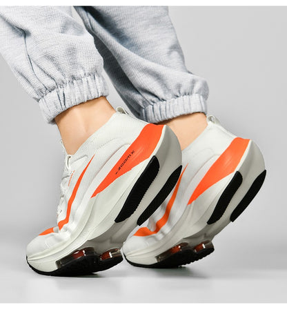 Tênis de Corrida Masculino Respirável Amortecimento de Corrida ao Ar Livre Tênis de Caminhada Tênis de Luxo para Casais Sapatos Antiderrapantes de Malha para Todo-Terreno