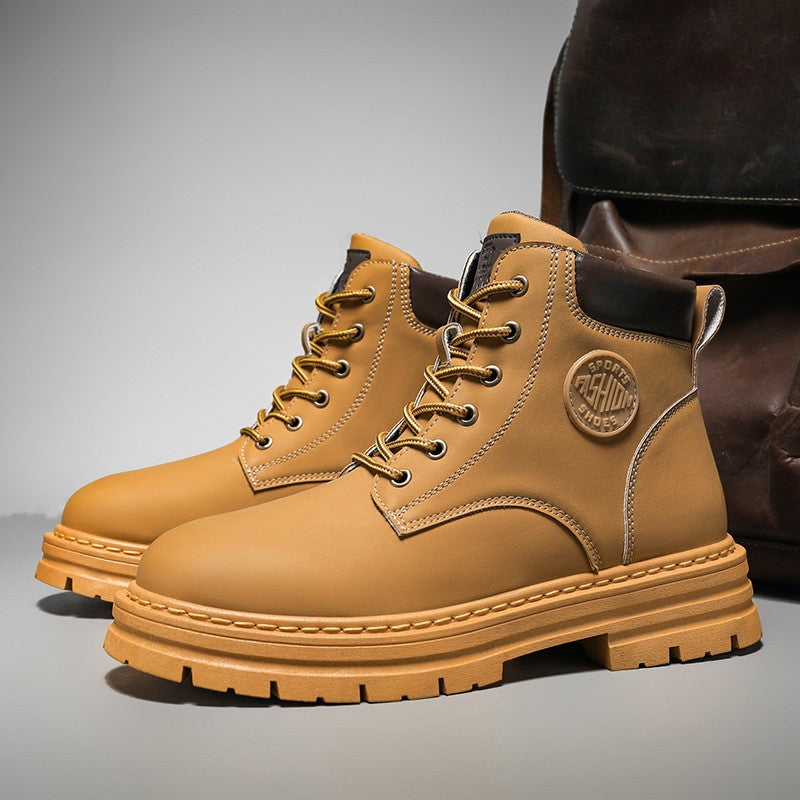 Botas masculinas de cano alto para as quatro estações, sapatos de trabalho ao ar livre antiderrapantes e confortáveis, botas amarelas de couro casuais britânicas da moda