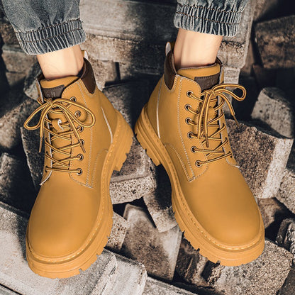 Botas masculinas de cano alto para as quatro estações, sapatos de trabalho ao ar livre antiderrapantes e confortáveis, botas amarelas de couro casuais britânicas da moda