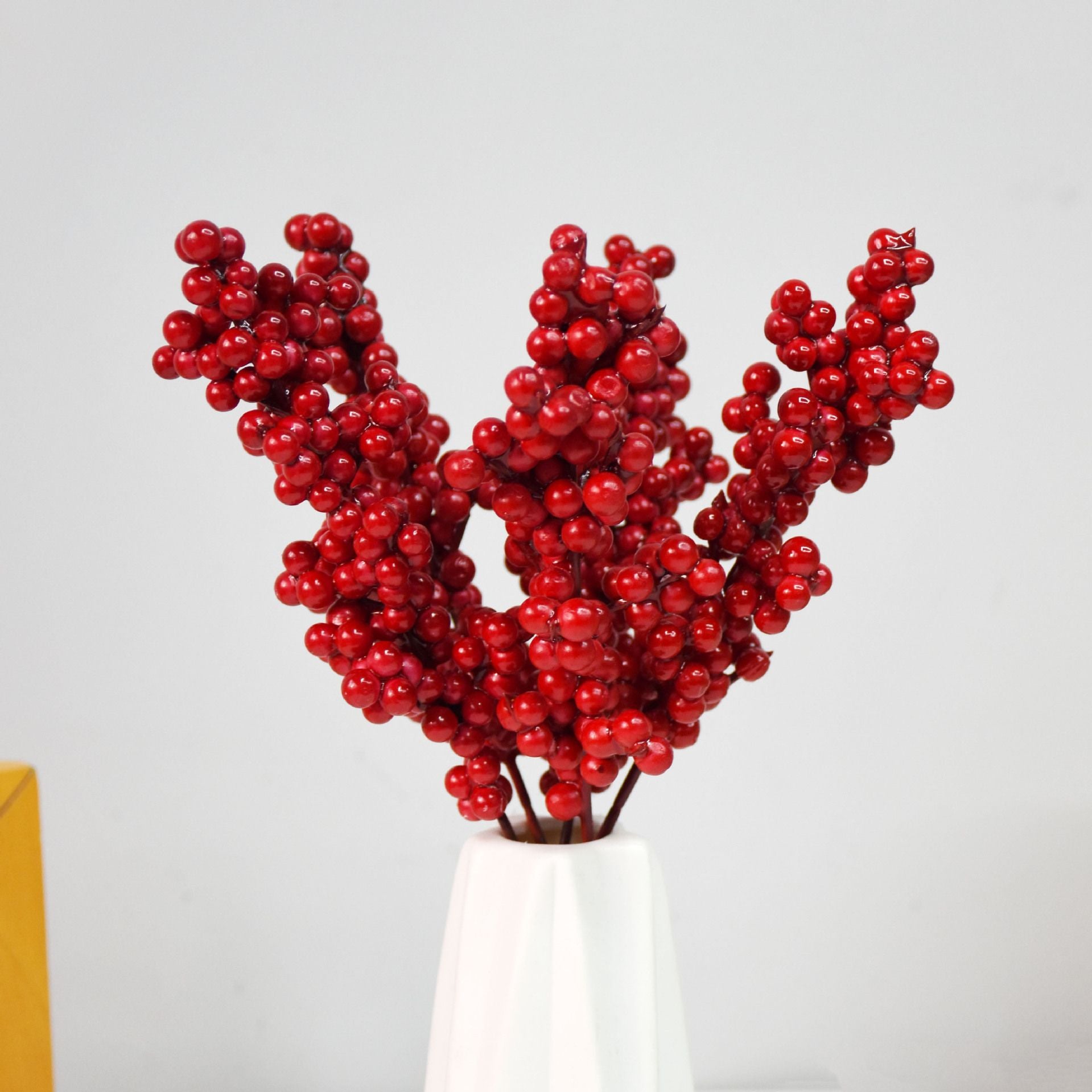 10pcs Artificial Berries Christmas Decoration Flowers Red Berry Branches Xmas Tree Party Home Table Ornament Red Wreath DIY
