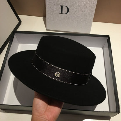 Chapéu Fedora de Lã com Aba Larga e Topo Chato nas Cores Neutras Preto e Branco para Uso Casual Unissex de Outono Inverno Masculino e Feminino