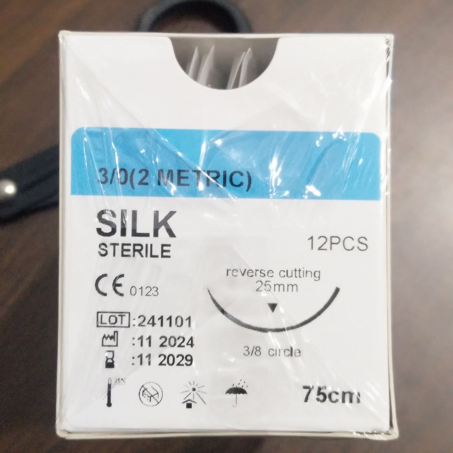 Fio de sutura absorvível para animais de estimação, fio de sutura cirúrgica com agulha, fio de sutura veterinário específico 2-0, fio de sutura PGA 910 para cães e gatos