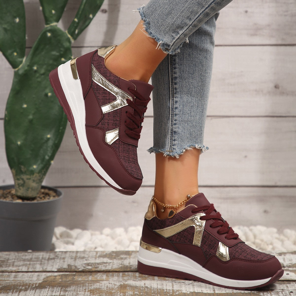New Big Size Women Sneakers Breathable Lace-up Casual Sneakers Outdoor Lightweight Shoes Women Walking Anti-slip Platform Shoes