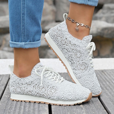 New Sneakers For Women Breathable Fashion Trainers Plus Size Women Sneakers Mesh Fabric Lace Up Women Shoes Female Footwear