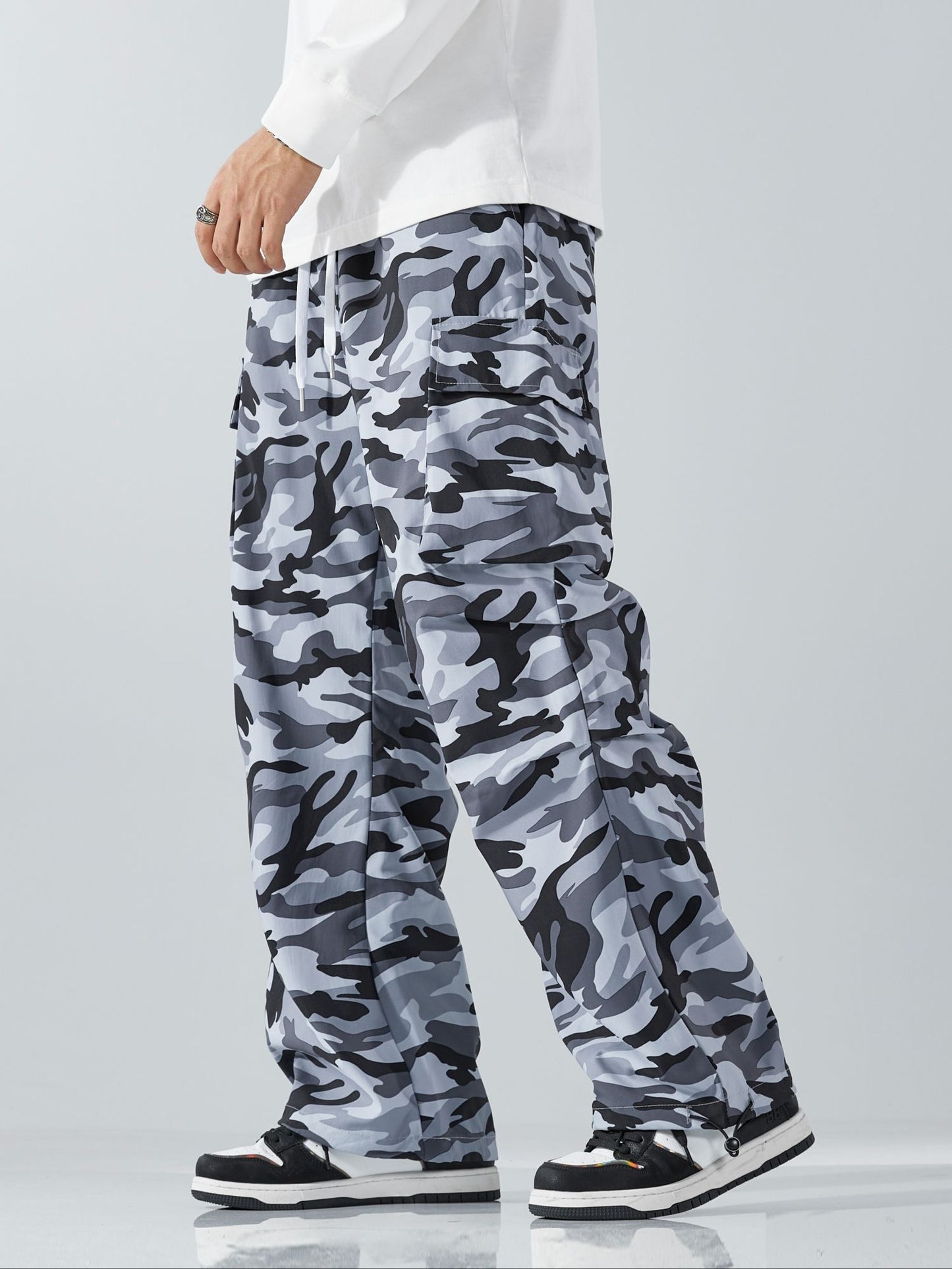 Men's Three-color Casual Camouflage Leaf Pattern Sport Belt Side Pocket Casual Sport Pants