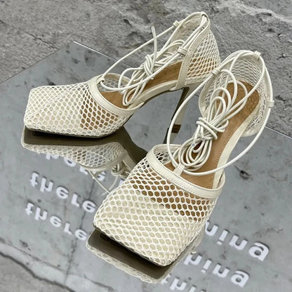 Sandália Scarpin Sexy de Salto Fino com Bico Quadrado Feminina Transpassada de Amarrar Vazada Ocada Vestido Sapatos Zapatos Mujer