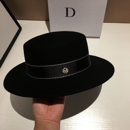 Chapéu Fedora de Lã com Aba Larga e Topo Chato nas Cores Neutras Preto e Branco para Uso Casual Unissex de Outono Inverno Masculino e Feminino