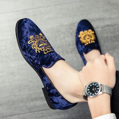 2022 Wedding Dress Shoes Casual Men Loafers New Big Size Lazy Peas shoes Embroidery Moccasins Shoes Suede Leather shoes Zapatos