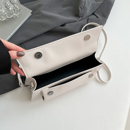 Bolsa de Ombro Pequena Retrô com Rebites de Couro PU LEFTSIDE para Mulheres Tendência 2025 Bolsas de Mão de Luxo Y2K e Bolsas Transversais Femininas