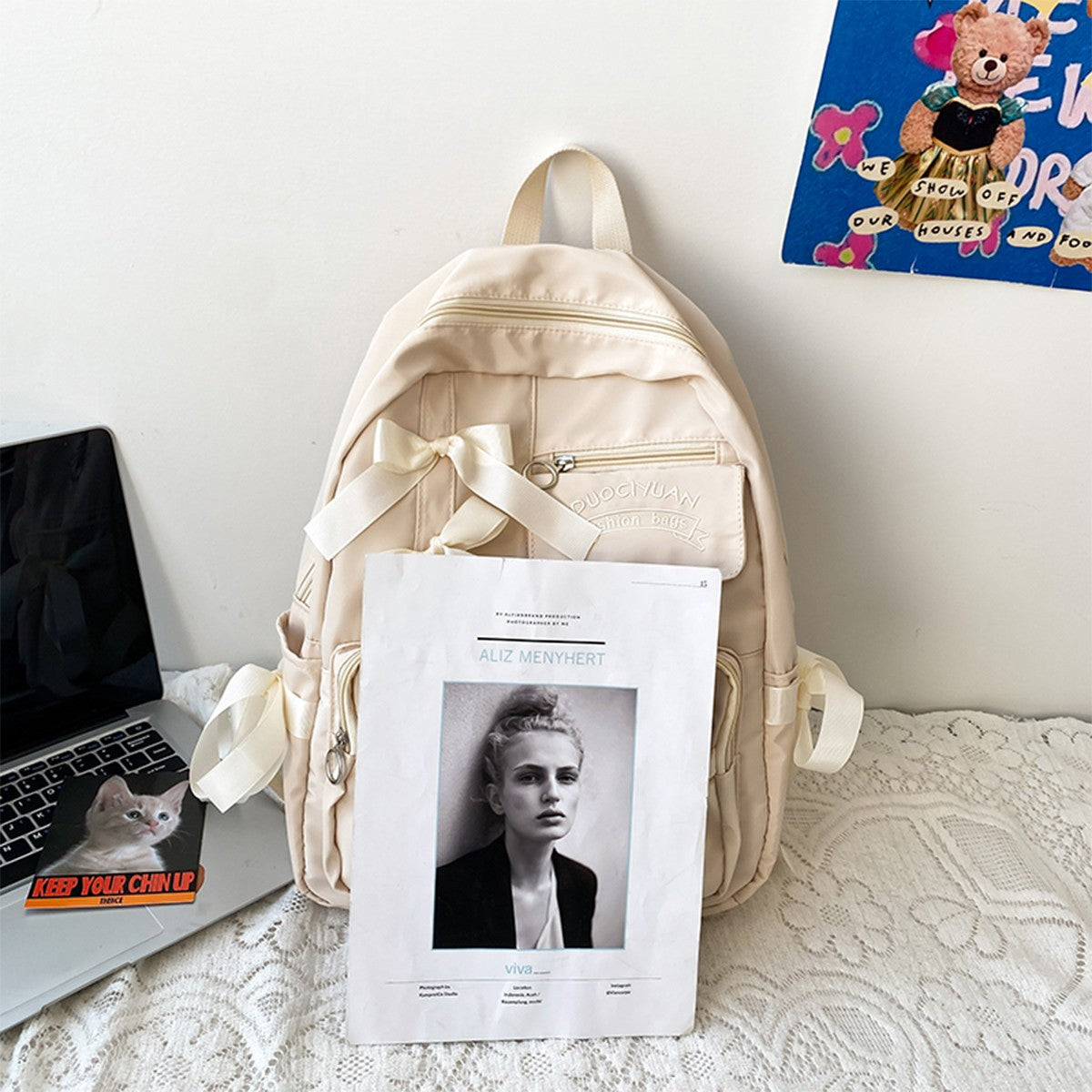 Mochila com Laço Fofo Bordado com Letras de Nylon para Escola Grande Capacidade Zíperes Duplos Alças Ajustáveis Volta às Aulas