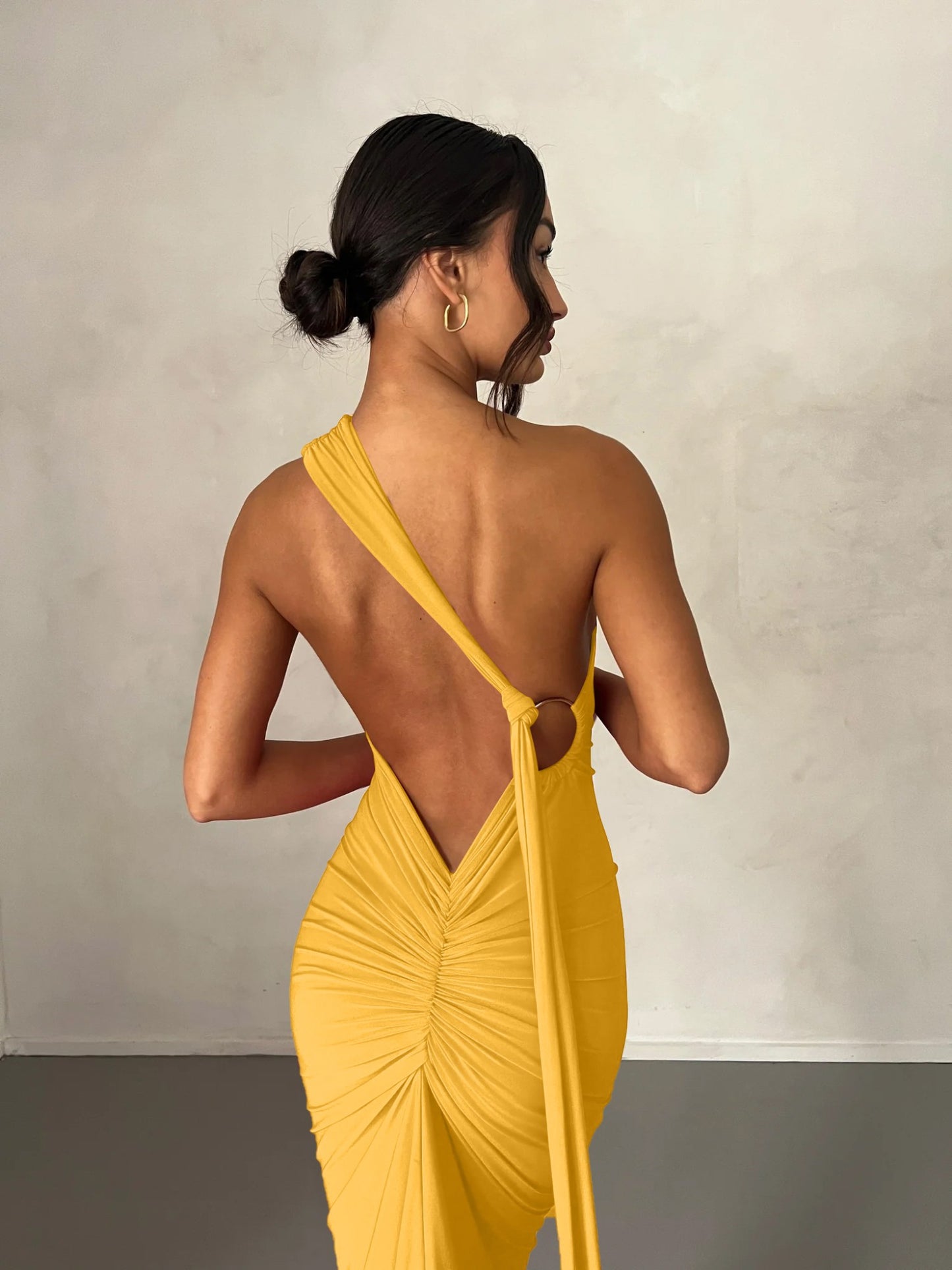 Hugcitar One Shoulder Backless Adjustable Scarf Loop Ruched Sexy Maxi Dress Wome