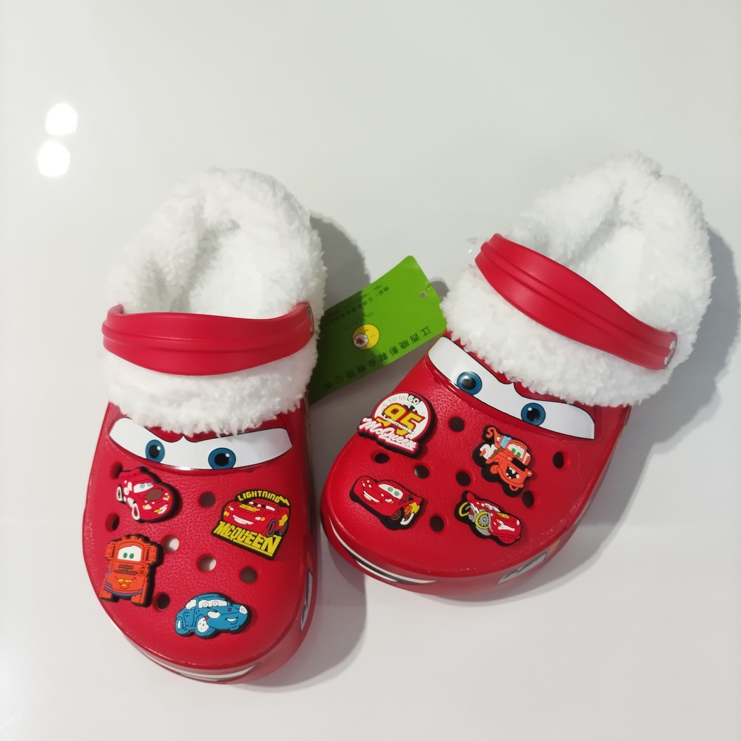 Novas Sandálias Mcqueens Pixar Furadas Desenho Animado Impermeável Adicionar Pelúcia Chinelos Ao Ar Livre Sandálias Casuais Adulto Com Flor de Sapato