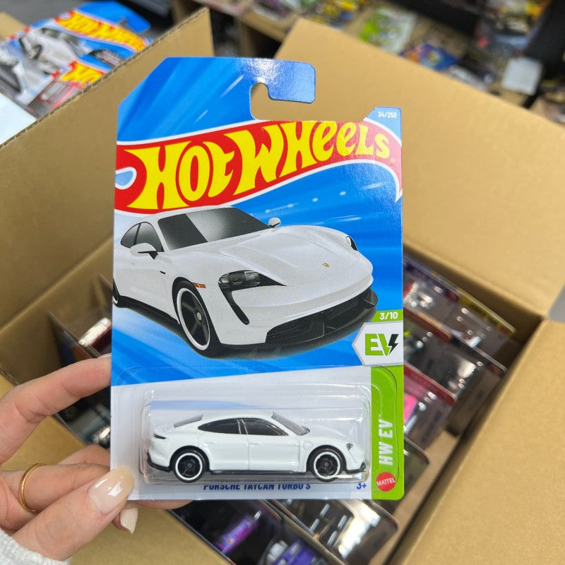 Original Hot Wheels 2026 B 1/64 Mainline Series Case Mclaren Bugatti Porsche Ferrari Collectible Car Toy Diecast Vehicle C4982