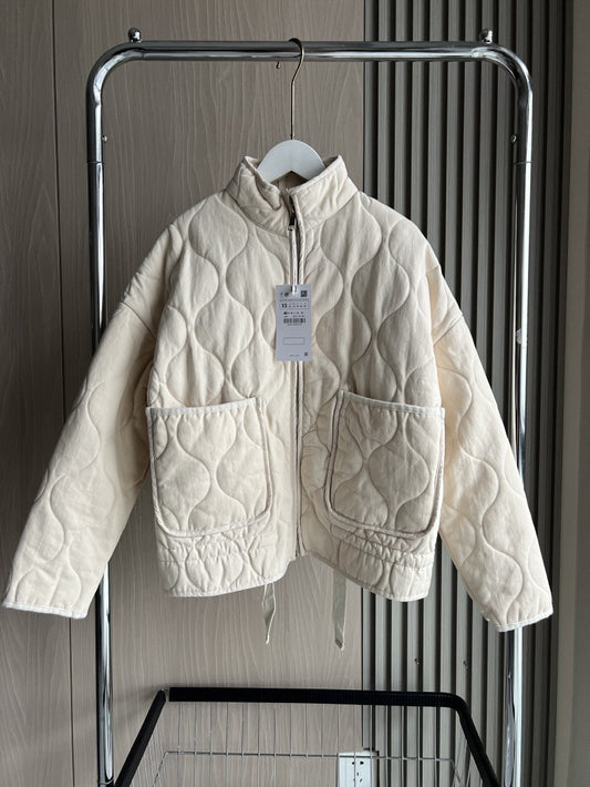 Jaqueta Feminina ZW de Algodão 2025 Nova Chegada Vintage Lenzing Viscose Gola Alta Bolso Grande Casaco Acolchoado Decorativo para Mulheres