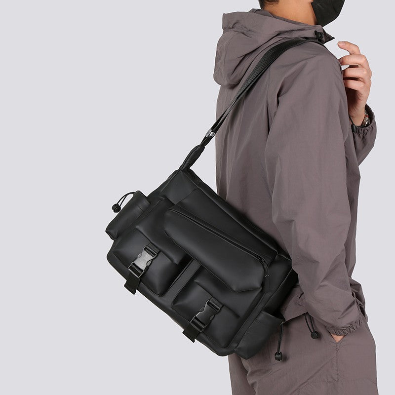 1 piece of minimalist messenger bag, Mailman bag, adjustable shoulder strap, zipper closed, fade resistant, durable for daily co