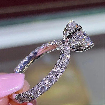 Anéis requintados de noivado femininos em prata, com zircônias brancas, para aniversários, noivados e casamentos.