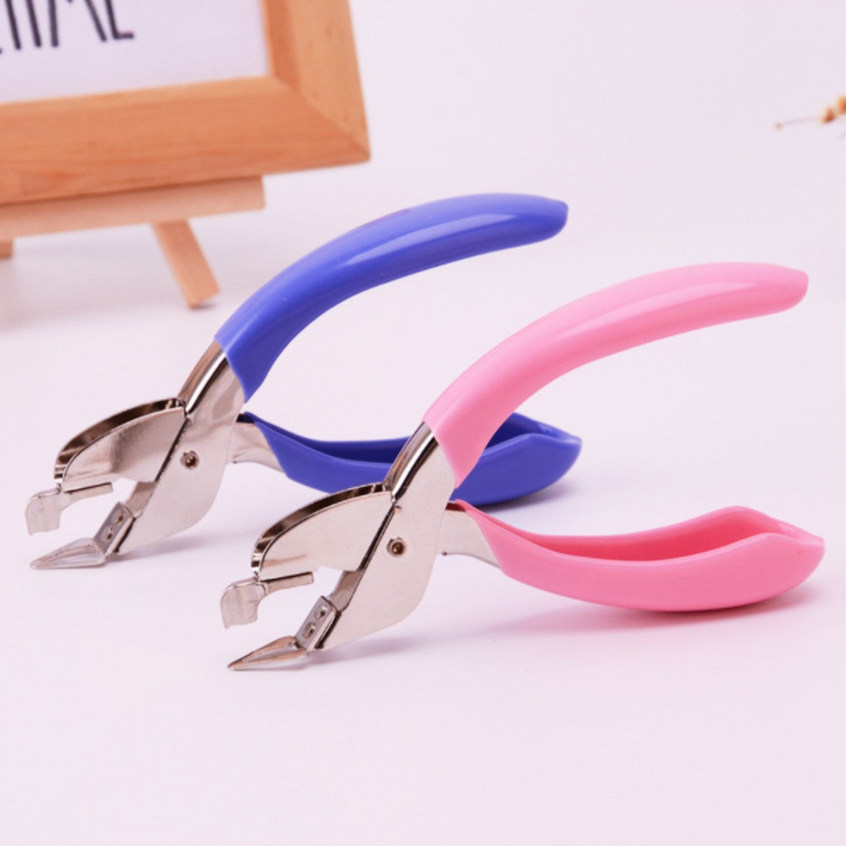 1PC Staple Removers Staple Pull Office Staple Removal Tool Hand-held Comfort and Energy Saving, no Damage to Paper, Office Suply