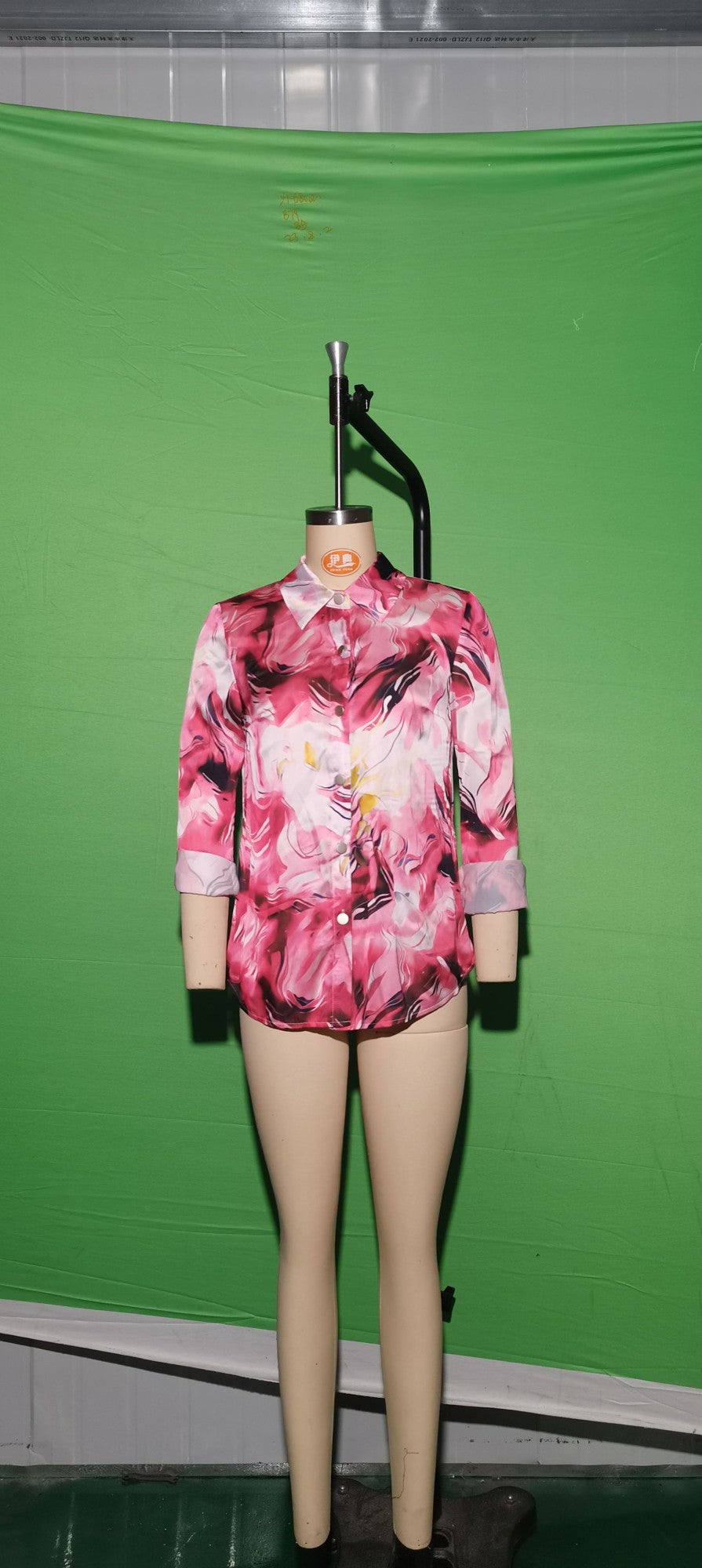 Women's Purple Long-Sleeve Shirt for Fall, Single-Button Collar Print Shirts, Fashionable Fitted Top for Girls.