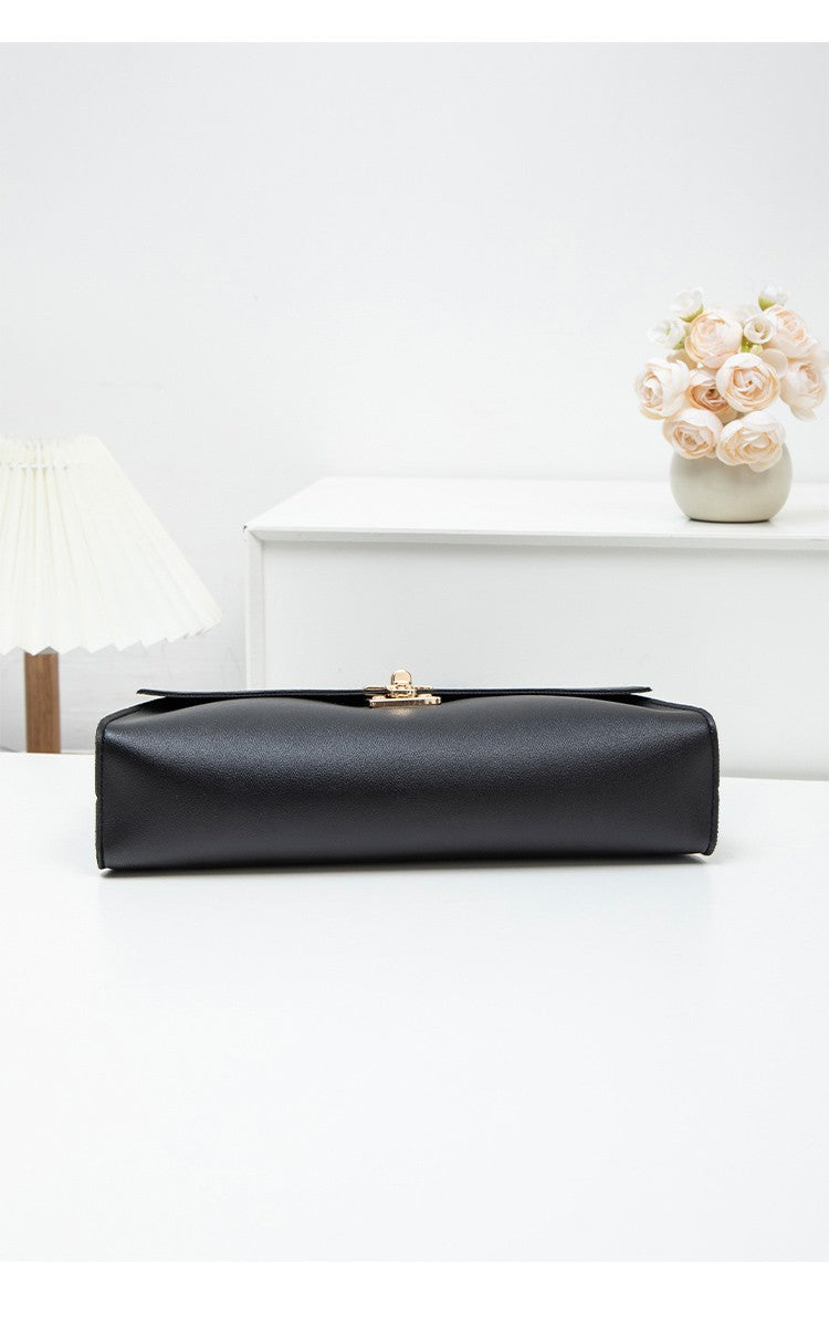 Internet Celebrity Retro Small bag for Women In Autumn and Winter, new trendy crossbody bag, fashionable one shoulder small bags