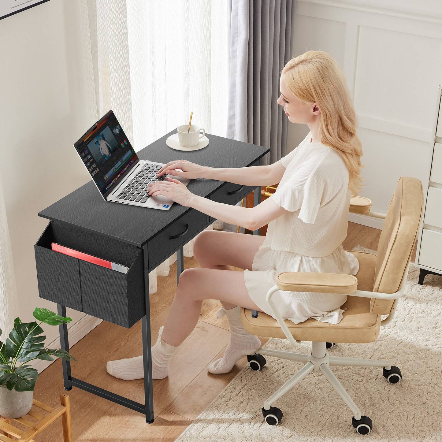 Mesa de computador moderna para escritório JHK 32 polegadas com gavetas de armazenamento de tecido, bolsa lateral, estrutura de metal e pés ajustáveis para mesa de PC doméstica