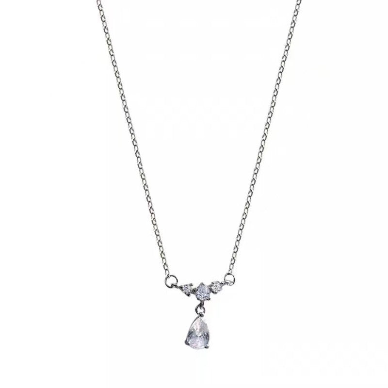 Colares com Pingente em Forma de Coração e Asas de Anjo Cor Prata Zircônia Cúbica 5A Estilo Minimalista Corrente na Clavícula Joias Femininas e para Meninas