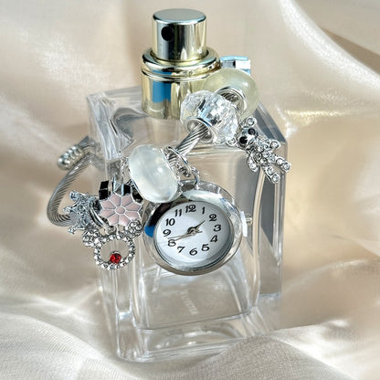 Cross-border Gold Bracelet Watch Adjustable opening Alloy bracelet Quartz Watch Beaded Small flower bracelet Watch