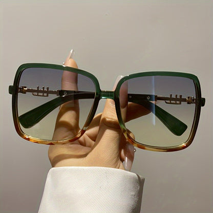 Retro Two-Tone Fashion Sunglasses - Lightweight Design, Oversized Blue & Red Frame, Gradient Lens, Ideal for Beach Travel