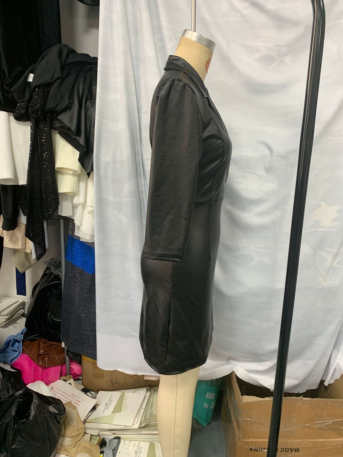 Fashionable Pure Black PU Leather Women's Dress Sexy V-neck Slim Fit Dress 2025 Autumn And Winter Temperament Commuting Vestido