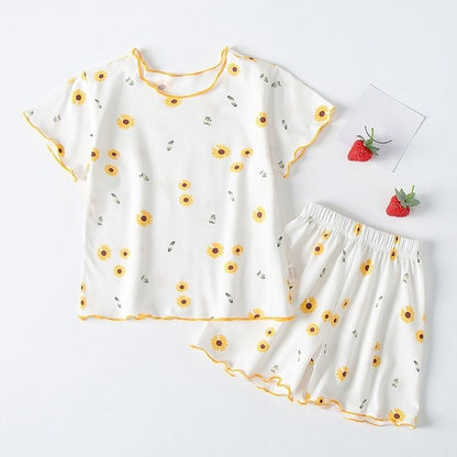 Girls Summer Pajama Sets Stylish Cartoon Pattern Printing Short Sleeve Top and Pants Made from Luxurious Cozy Ice Silk Material