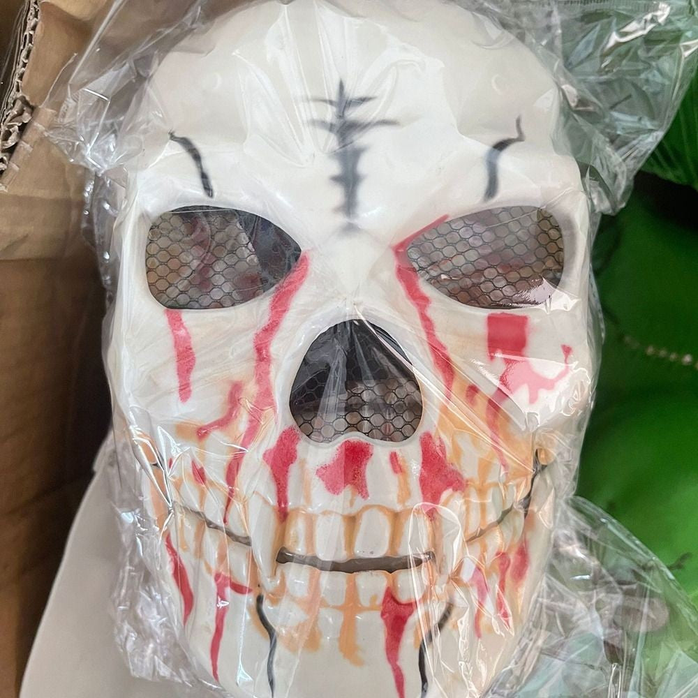 Bloody Effect Moving Mouth Skull Mask Adjustable Realistic Scary Skull Headgear Funny Spooky Halloween Skull Masks for Women Men