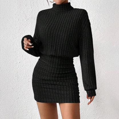 The new autumn style of the tight-fitting long-sleeved high-neck striped knitted sexy dress