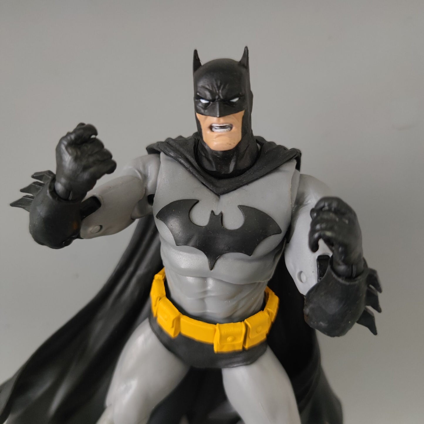 Multiverse Bat-Herói Dr.-Destino Atom Espantalho Silêncio Mulher-Maravilha Dourada 7" Boneco de Ação Solto