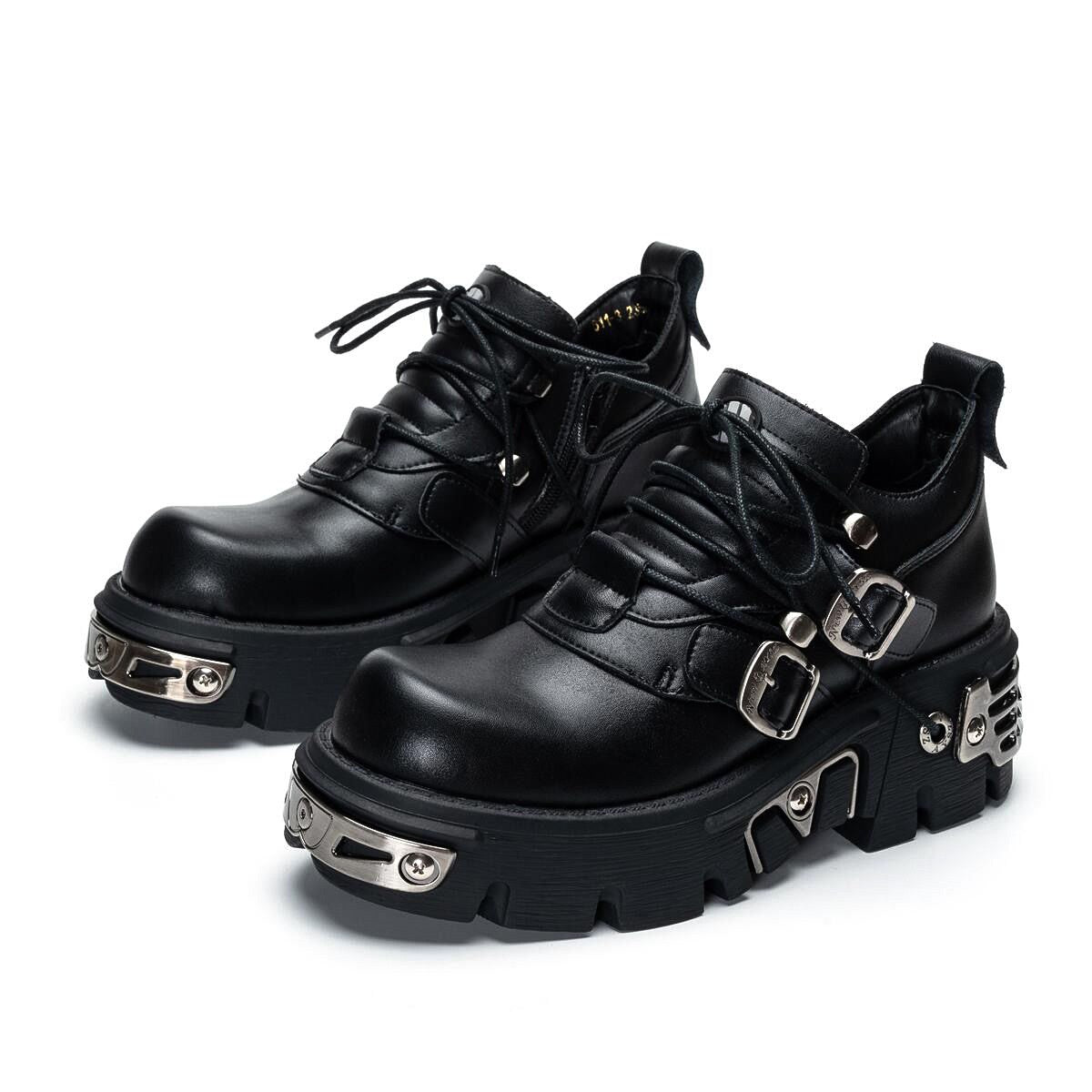 2025 New Dark Punk Style Woman Gothic Flame Carved Vintage Rock Boots Leather Shoes Metal Niche Low Top Platform Shoes