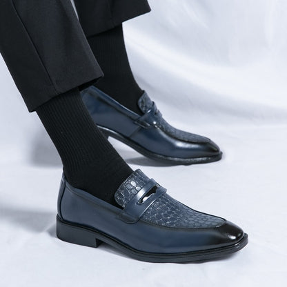 Fashion Brand Men's Retro Comfortable Carved Pointed Leather Shoes Autumn Men's New Breathable and Non Slip Outdoor Loafers