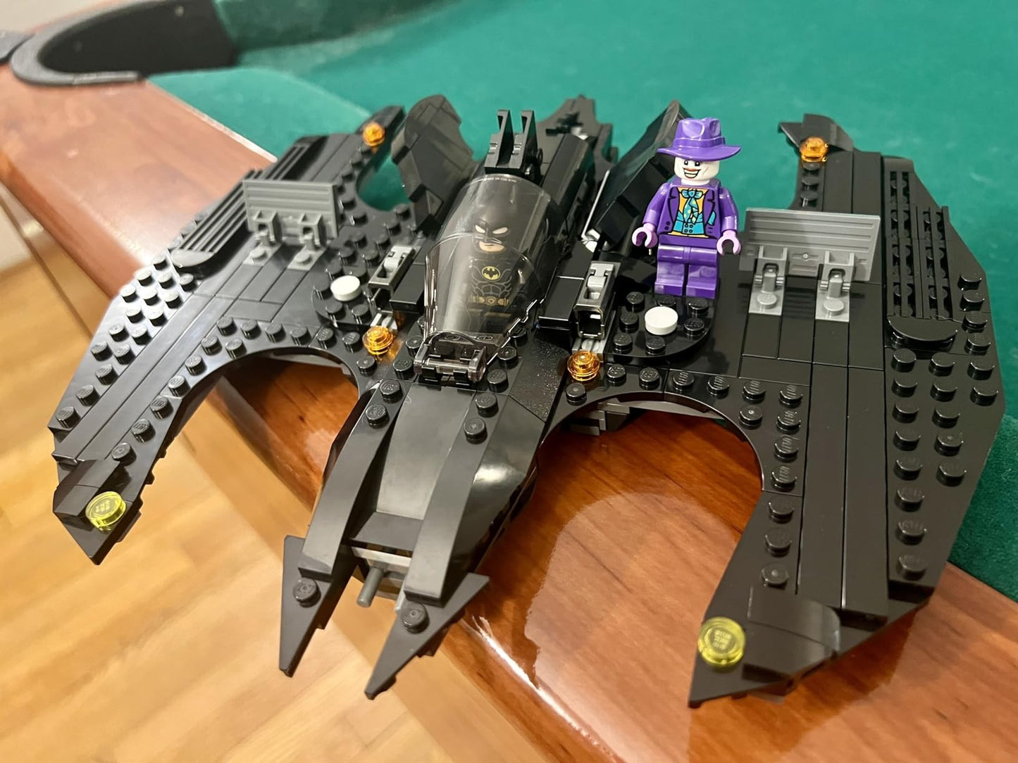 Lego 76265 Batwing: Brinquedo de Blocos de Montar Batman™ vs. O Coringa™ para Crianças de 8+ Anos Presente de Aniversário e Natal 357 Peças