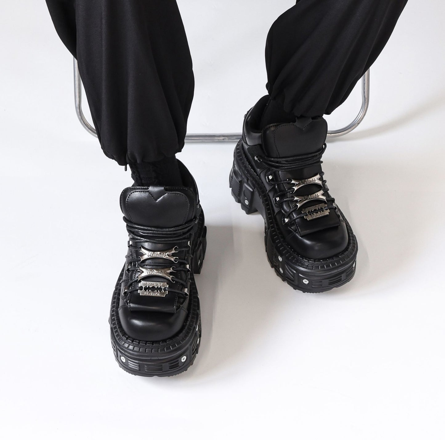 2025 New Punk Style Women Shoes Lace-up Heel Height 6CM Platform Shoes Woman Gothic Ankle Rock Boots Metal Decor Woman Sneakers