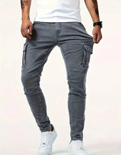 Calça jeans masculina com múltiplos bolsos, estilo casual e perna reta