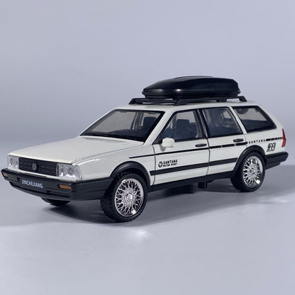 Miniatura Santana Quantum VolksWagenwerk Escala 1:32 em Liga Metálica, Decoração de Carro, Presente Criativo para Amigos, Brinquedo com Som e Luz