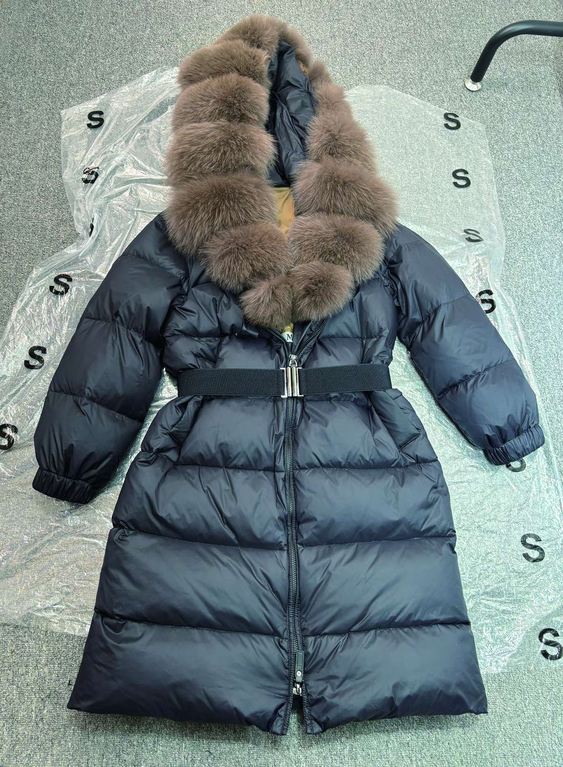 Janveny New Natural Thick Warm 90% White Duck Down Coat Long Winter Jacket Women Real Big Fox Fur Collar Belt Loose Puffer Parka