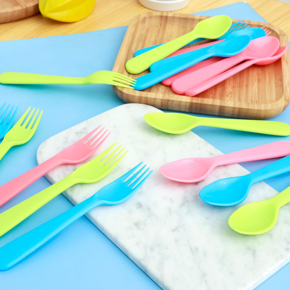 Conjunto de 18 Garfos e Colheres Infantis de PP de Grau Alimentício, Talheres Coloridos Reutilizáveis e Portáteis para Crianças