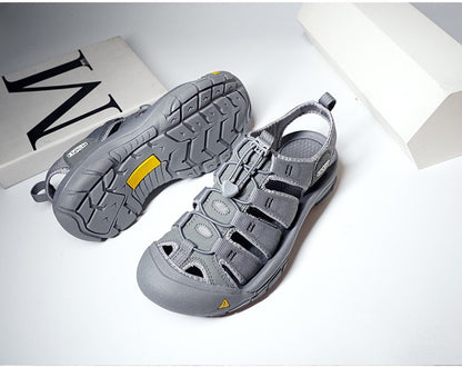 2025 Summer Men's Sandals Thick soled Baotou beach shoes Outdoor oversized casual Shoes Male lightweight hollow sandals Homme