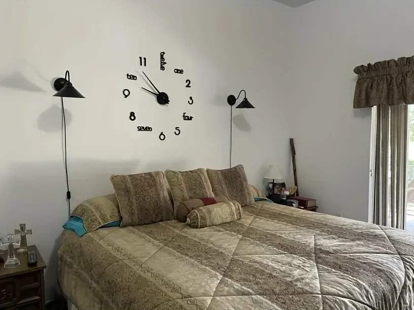 Frameless giant wall clock, modern home decoration,  bedroom, and   for home office. living room decoration