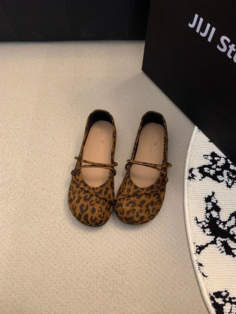 Women's Elegant Brown Mary Jane Flats French-Style Suede Loafers Spring/Autumn Collection Flat Shoes for Casual Wear